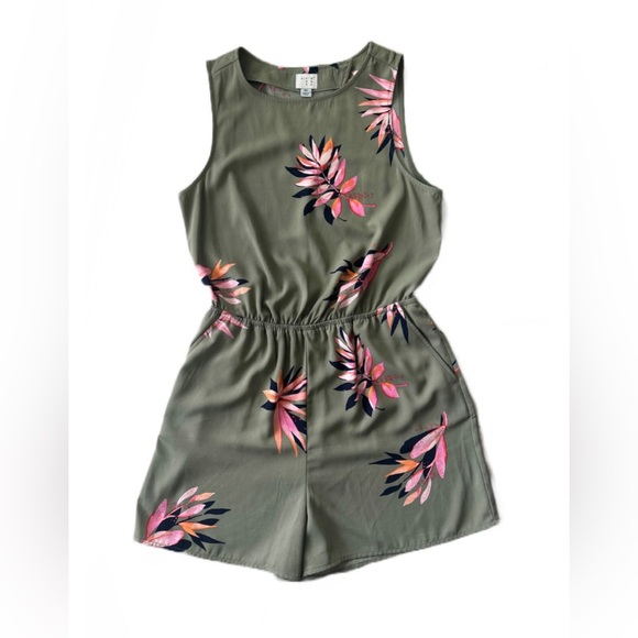 🌴🌸A New Day Romper Womens Medium Green Pink Floral Romper Sleeveless Pockets - Picture 1 of 13